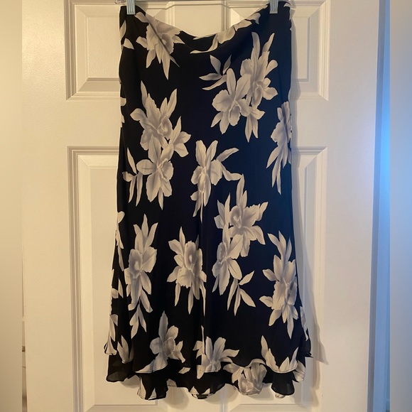 Ralph Lauren Dresses & Skirts - Ralph Lauren Black and White Floral 100% Silk Skirt